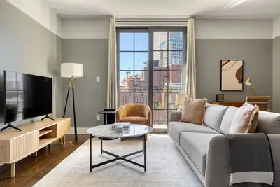 Image de Modern Williamsburg 2br w/ W/D & Gym, nr Domino Park, by Blueground