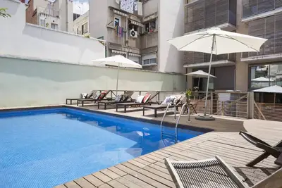 Image de Mon espace Barcelone Apart. dans un bâtiment avec piscine partagée à Gracia
