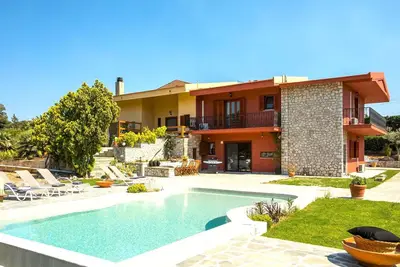 Villa spacieuse avec piscine à la pointe nord de l'île de Rhodes