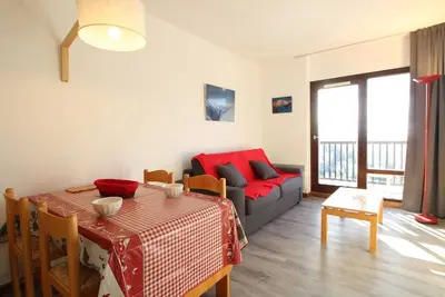 Image de Studio rénové 4 pers avec balcon sud, proche pistes et commerces, casier à skis, parking