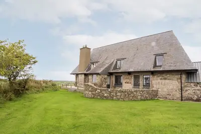 Image de Bryn Odol Bach, pet friendly, with open fire in Tudweiliog