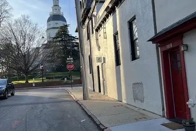 Image de Pristine Downtown 1-Bedroom Steps from State House