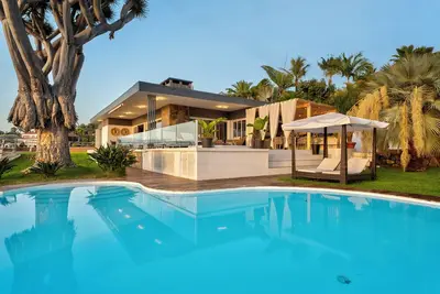 Maison de vacances \"Villa Bahía de Michel\" avec vue sur mer, piscine, jardin & Wi-Fi