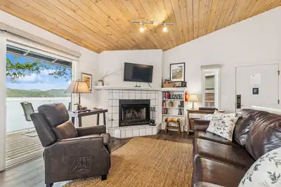 Image de Waterfront, Whitefish Lake Condo, 3a!
