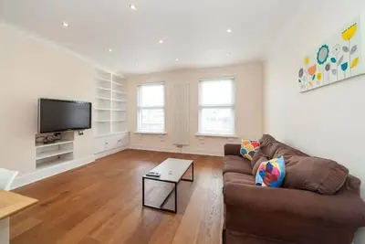 Image de Spacious 2 Bedroom Maisonette in Stratford