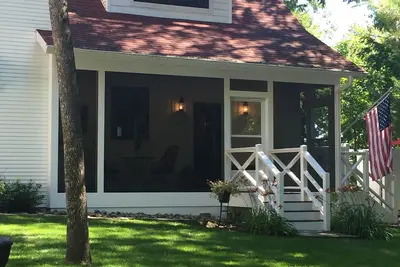 Image de Cottage with Hot Tub on Upper Mission Lake