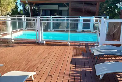 Image de Gîte \"Bleu Outremer\" 2 à 8 personnes. \nPiscine privée- Vue Mer