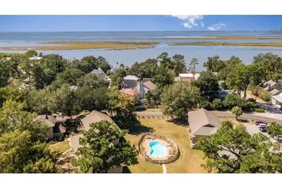 Image de Daphne Condo By the Bay