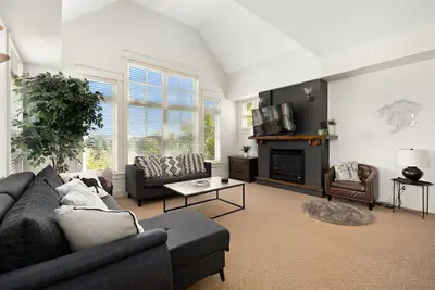 Image de Charming 3 bdrm Blue Mountain home w/pool &hot tub