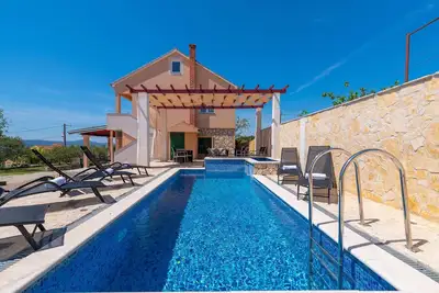 Image de Superbe maison à Sveti Filip i Jakov