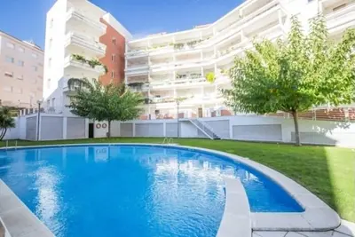 Image de Precioso apartamento con piscina y jardín propio