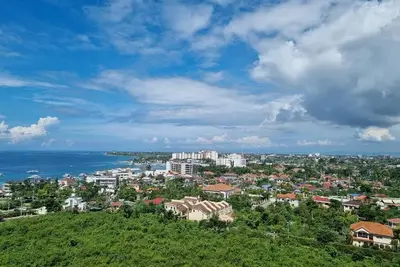 Image de Sea view brand new one bedroom apartment in 5 star Tambuli  Resort & spa