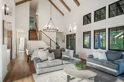 Image de Dover Bay Luxe Home w/ Private Hot Tub - Sleeps 12