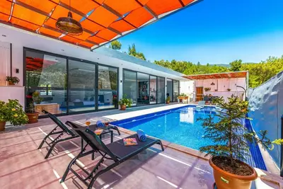 Image de Stylish New 2 Bedroom Villa with Secluded Pool, Islamlar