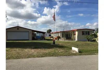 Image de Retreat for tournament fishermen and hunters.