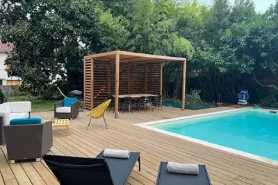 Image de Belle villa avec piscine, à 5mn à pied du centre historique