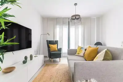 Image de Beach & Work Paradise: 5-Star Luxury with Fast Wi-Fi & Views