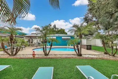 Image de Near Clearwater🏖🏄Home❤️Pool🏊King Bed🛌Parking🚘