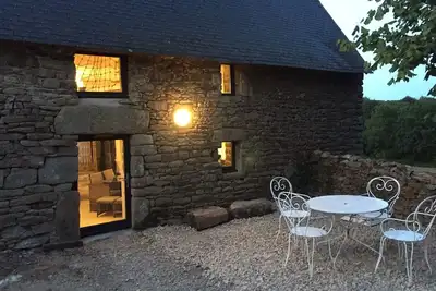 Image de Gîte authentique en granit à 20 km des plages et de Carnac