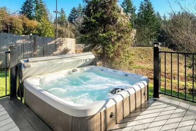 Image de Mountain Manor in Sandy| HotTub |3KingBeds| MtHood
