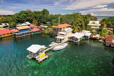 Image de Stunning two Br two Floors Waterfront Apartment