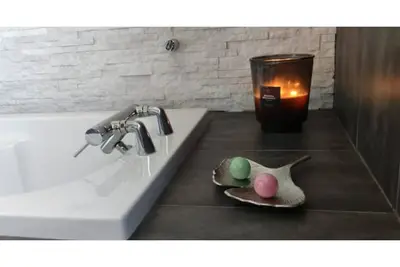 Image de Magnifique Villa avec Piscine intérieure