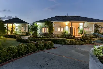 Image de Cayman Villa - Contemporary 4 bedroom Villa with Stunning Ocean Views