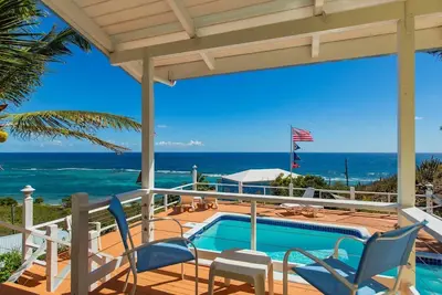 Image de Welcome to A Villa Sunrise! 3 bedrooms, 3 Baths, Private Pool! East End!