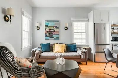 Image de Sleeps 16 | Pet-Friendly 2-Unit w/ Backyard Oasis