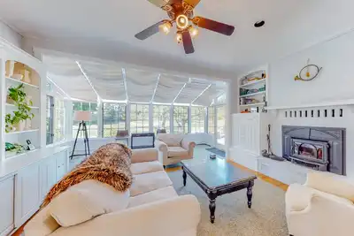 Image de Exquisite farm with firepit, patio, fast WiFi, & washer/dryer