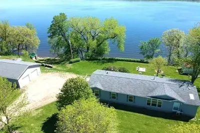 Beautiful Lake front property on Big Stone Lake