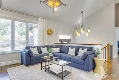 Image de Grovenor. Sleeps 14. Family Home. Triple Garage.