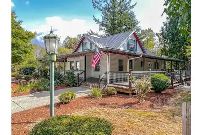 Image de The HiddenGem-4 bedroom Main House