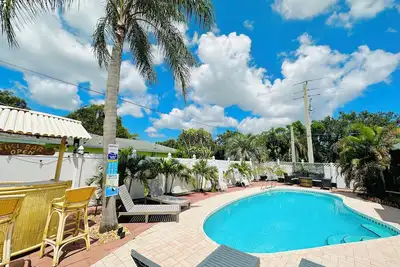 Image de Tropical Vacation Pool Home in Melbourne, 7 mins to Beach