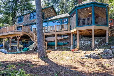 Image de Lakeside cottage with Lake Winnipesaukee views & private boat dock, dog-friendly