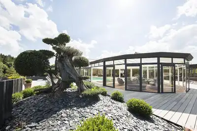Image de Magnifique maison en pierres avec piscine