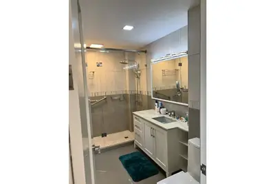 Luxurious 1 bedroom condo. On the South