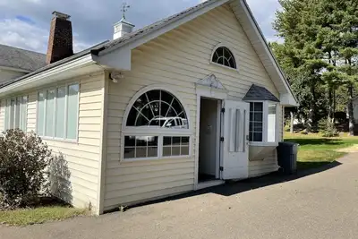 Image de Musical Themed Remodeled 2-bed 1-bath Apartment