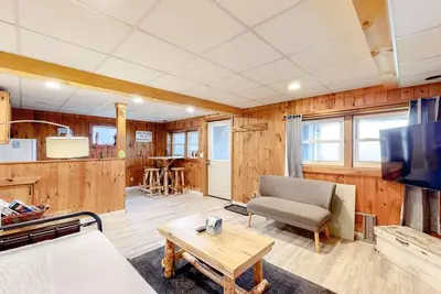 Image de Log cabin condo with mountain views and full kitchen - close to Jay Peak Resort