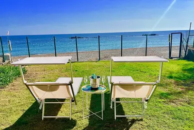 Image de Spacious Beachfront Villa