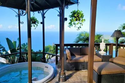 Image de Luxury 2 Bedroom Ensuite Villa with Daily Maid, Rooftop Patio, and 360 Island Views