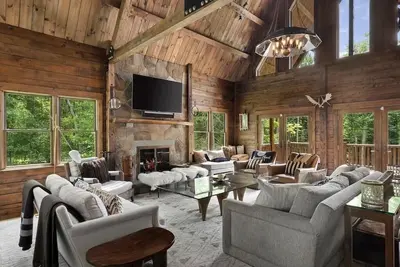 Image de Custom Log Cabin, Minutes from Mt Snow & Hermitage