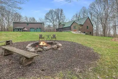 Image de Lux Lodge•Sleeps 20• Game Rm • Bach Party• Golf nearby • Pontoon Rental • Kayaks