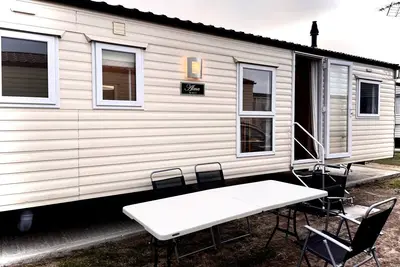 Image de Impeccable 4-Bed Caravan in Clacton-on-Sea