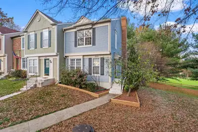 Image de Luxurious home with golf course view, deck, grill, Peloton! King size bed.