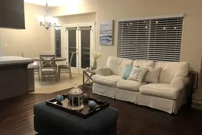 Image de Contemporary Tranquil Getaway with Relaxing Garden