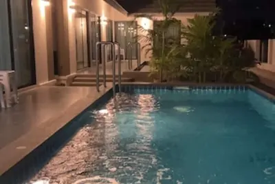 Image de Beautiful new villa by the beach with a pool