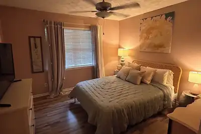 Comfortable Calm Condo in Historic Gainesville 2 Bedroom