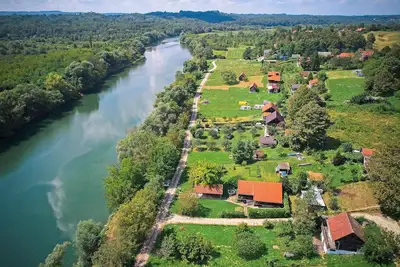 Image de Belle maison à Augustanovec avec.