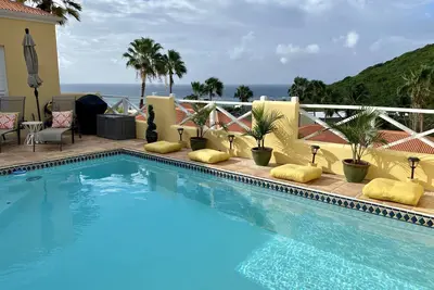 Image de 2 bed 2 bath Villa with Private Pool! Sleeps 4